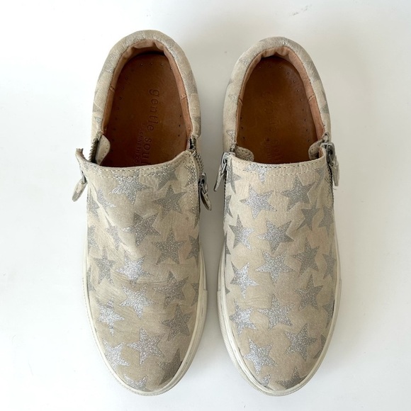 Gentle Souls Lowe Metallic Star Print Leather Sneakers Slip On Zip Up Size 7.5 - Picture 5 of 7